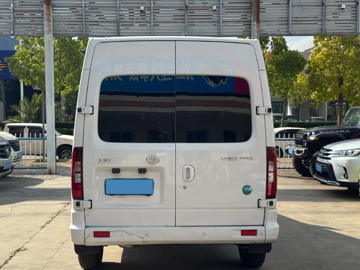 2025 MAXUS XinTu V80 2.0T 147HP L4 6MT,autocango,china used car exporter,china ev exporter,chinese used car exporter,chinese used ev exporter