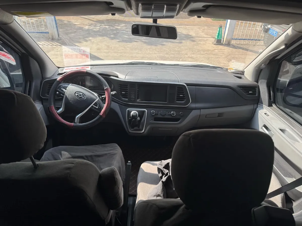 2025 MAXUS XinTu V80 2.0T 147HP L4 6MT,autocango,china used car exporter,china ev exporter,chinese used car exporter,chinese used ev exporter