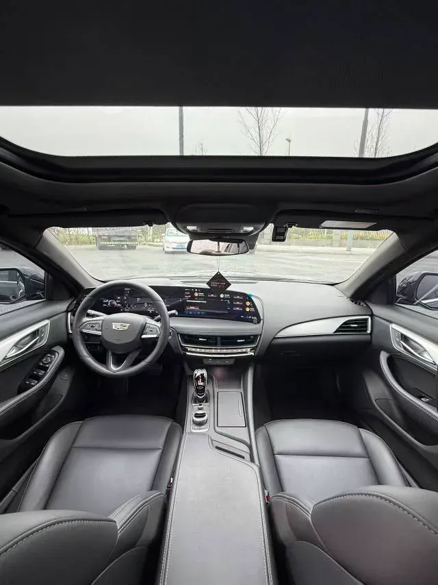 2024 Cadillac CT5 2.0T 237HP L4 10AT,autocango,china used car exporter,china ev exporter,chinese used car exporter,chinese used ev exporter