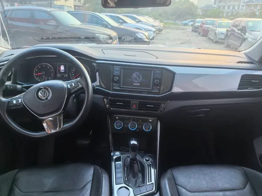 2019 Jeep Cherokee 2.0T 234HP L4 9AT,autocango,china used car exporter,china ev exporter,chinese used car exporter,chinese used ev exporter