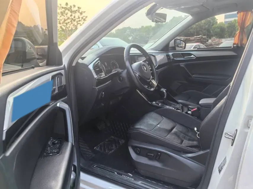 2019 Jeep Cherokee 2.0T 234HP L4 9AT,autocango,china used car exporter,china ev exporter,chinese used car exporter,chinese used ev exporter