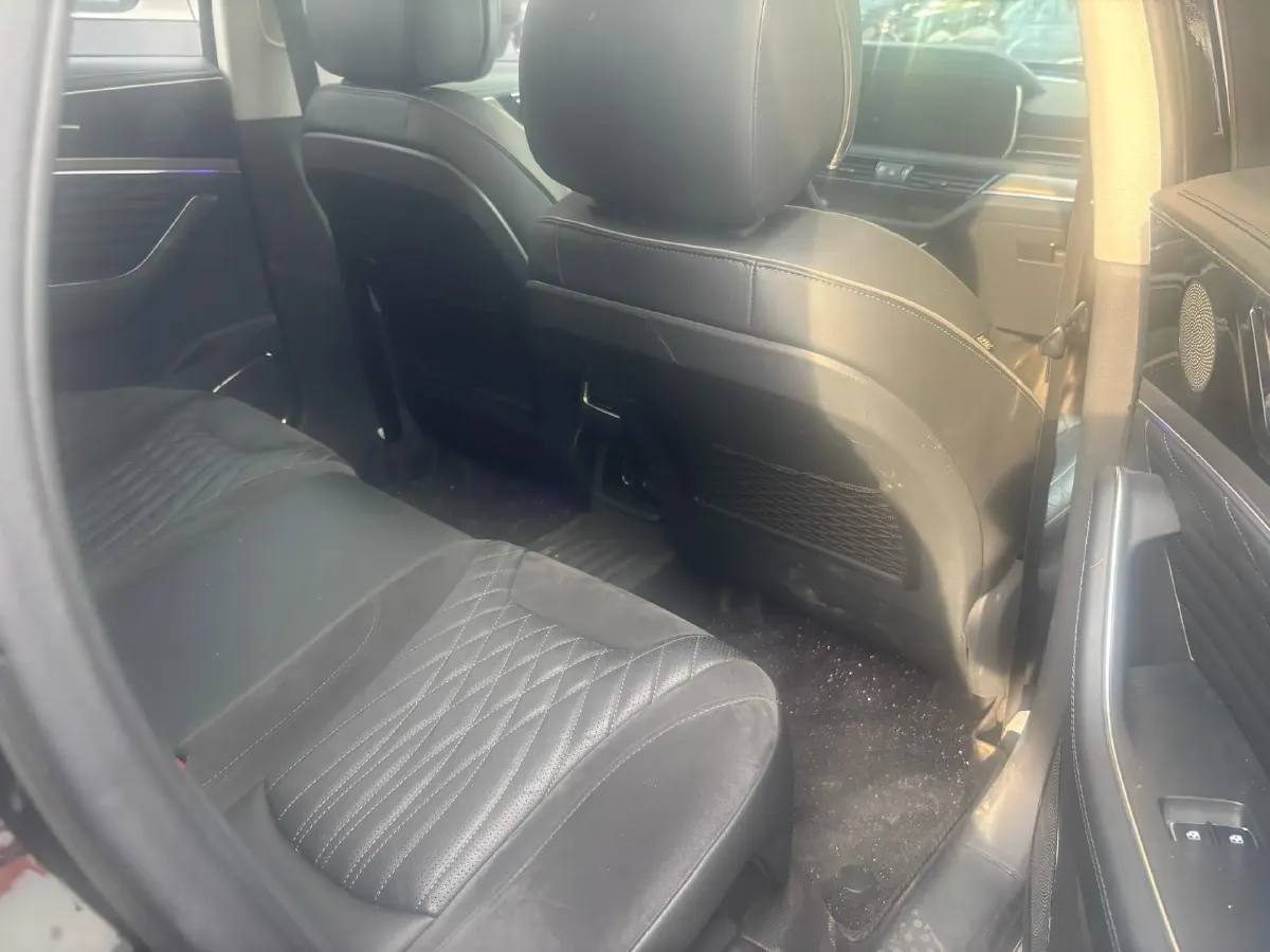 2022 HongQi HS5 2.0T 224HP L4 6AT,autocango,china used car exporter,china ev exporter,chinese used car exporter,chinese used ev exporter