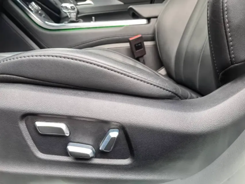 2022 HongQi H5 1.8T 197HP L4 6AT,autocango,china used car exporter,china ev exporter,chinese used car exporter,chinese used ev exporter