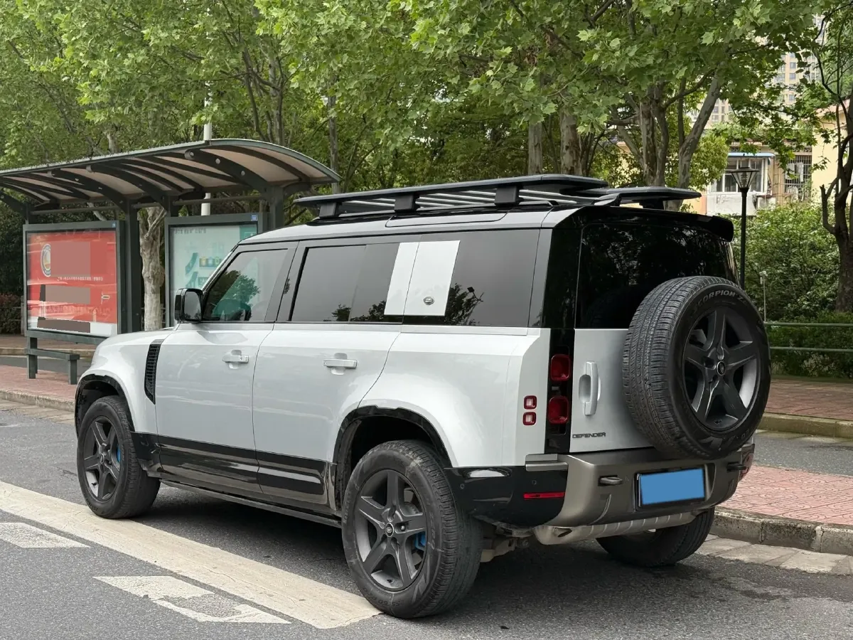 2022 Land Rover Defender 3.0T 400HP L6 8AT,autocango,china used car exporter,china ev exporter,chinese used car exporter,chinese used ev exporter