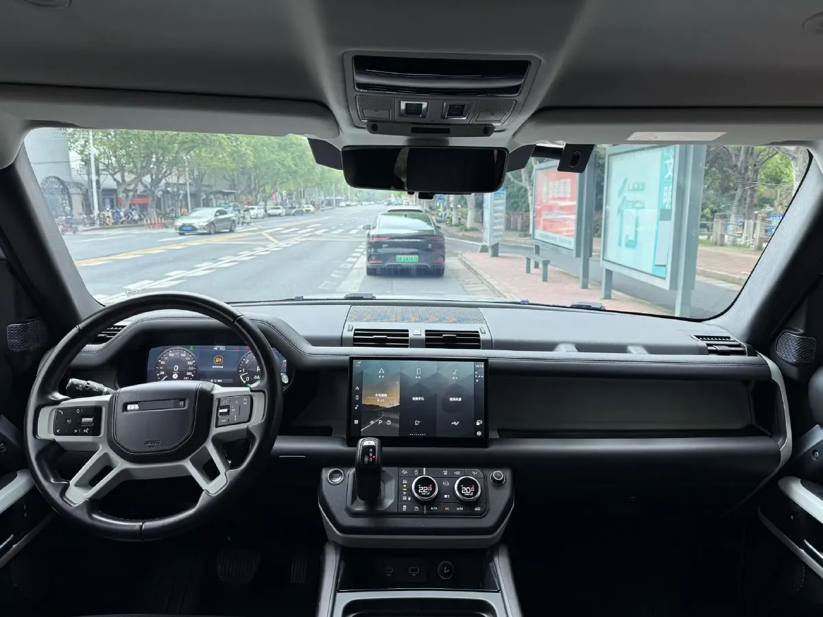 2022 Land Rover Defender 3.0T 400HP L6 8AT,autocango,china used car exporter,china ev exporter,chinese used car exporter,chinese used ev exporter
