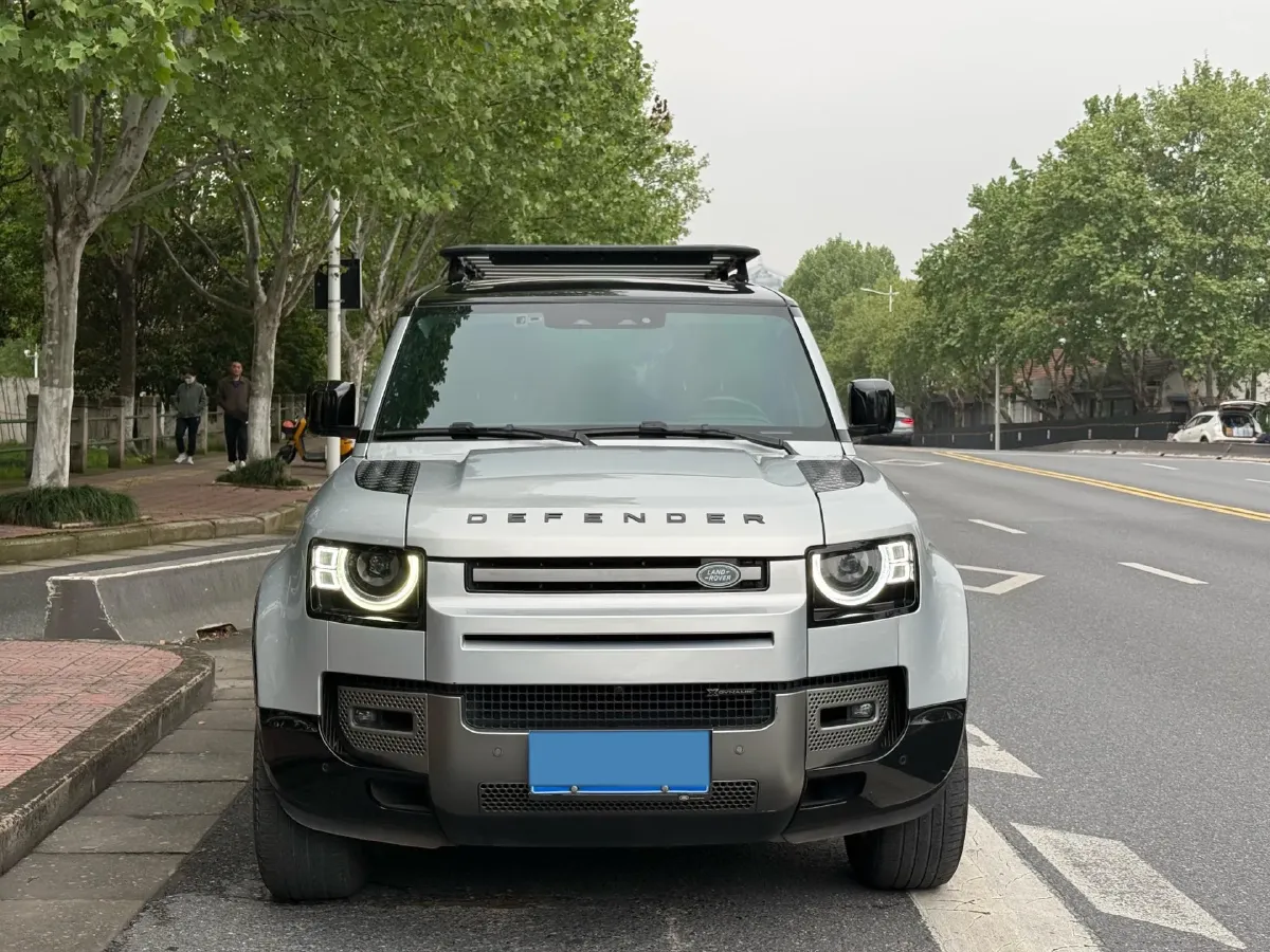 2022 Land Rover Defender 3.0T 400HP L6 8AT,autocango,china used car exporter,china ev exporter,chinese used car exporter,chinese used ev exporter