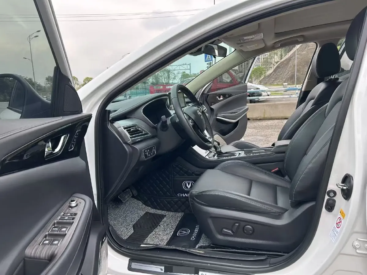 2019 ChangAn Raeton CC 1.5T 156HP L4 6AT,autocango,china used car exporter,china ev exporter,chinese used car exporter,chinese used ev exporter