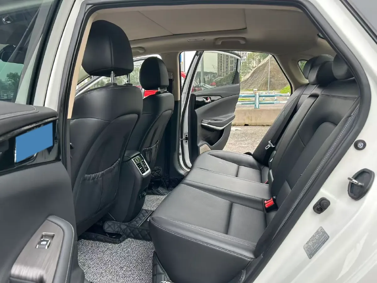 2019 ChangAn Raeton CC 1.5T 156HP L4 6AT,autocango,china used car exporter,china ev exporter,chinese used car exporter,chinese used ev exporter