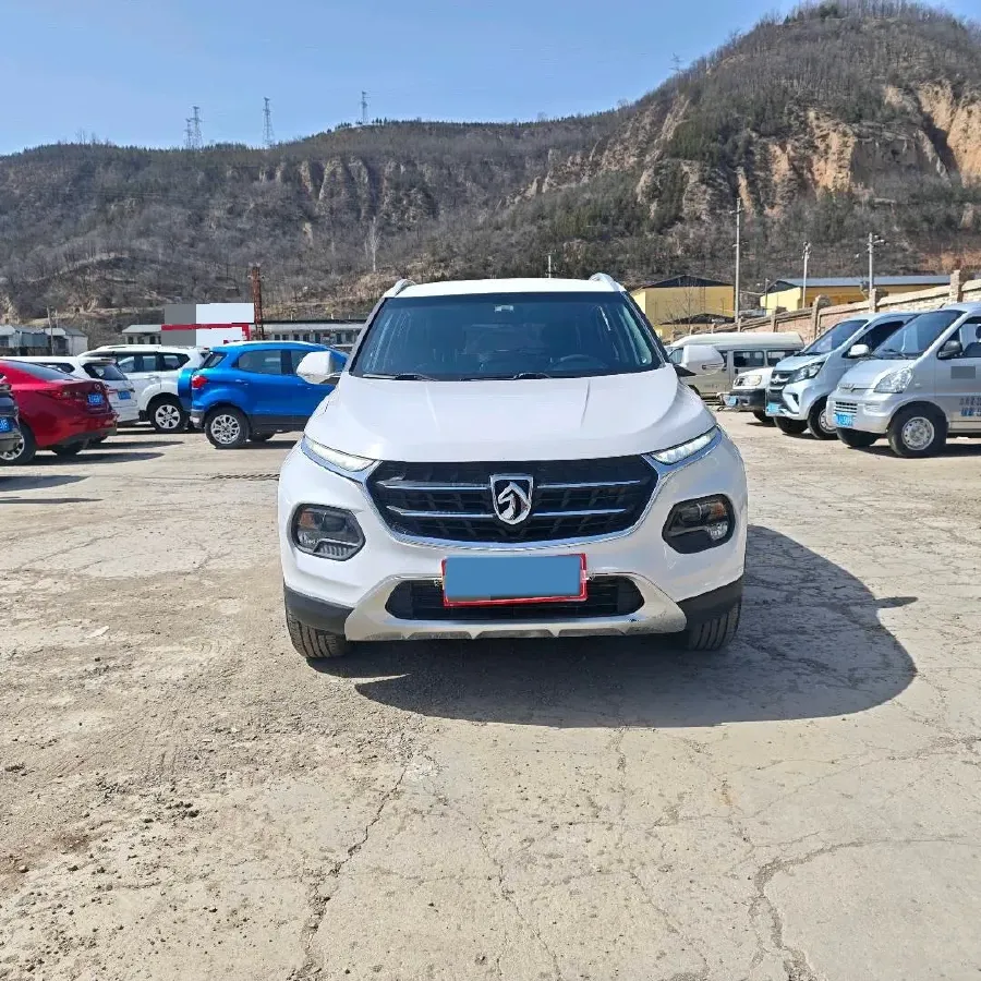 2017 BaoJun 310W 1.5L 105HP L4 6MT,autocango,china used car exporter,china ev exporter,chinese used car exporter,chinese used ev exporter