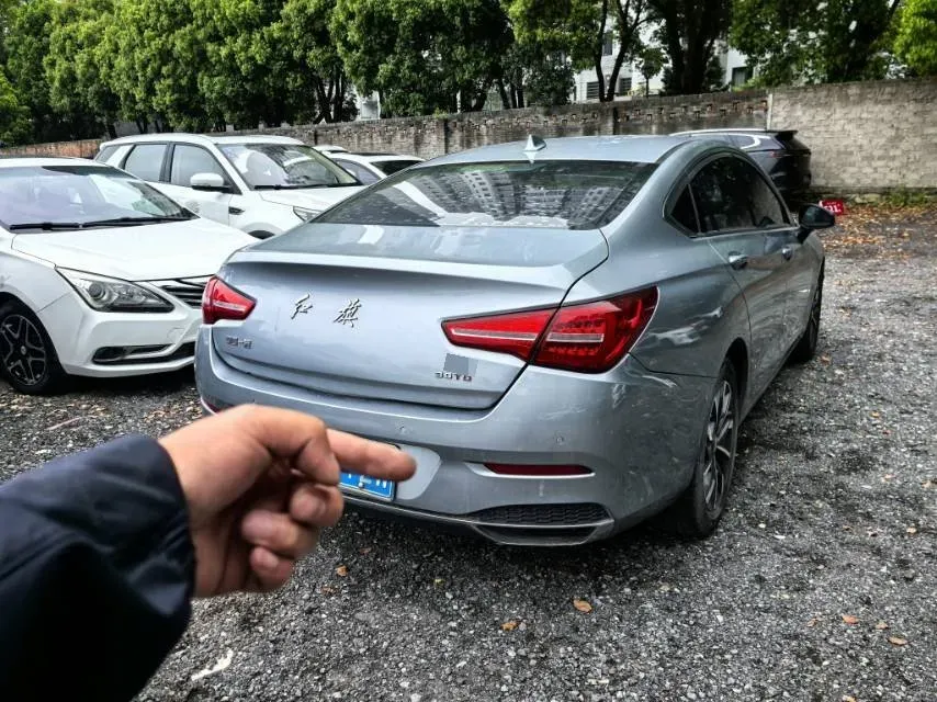 2020 HongQi H5 1.5T 169HP L4 7DCT,autocango,china used car exporter,china ev exporter,chinese used car exporter,chinese used ev exporter