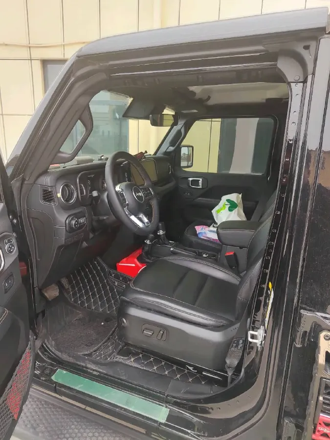 2024 Jeep Wrangler 2.0T 266HP L4 8AT,autocango,china used car exporter,china ev exporter,chinese used car exporter,chinese used ev exporter