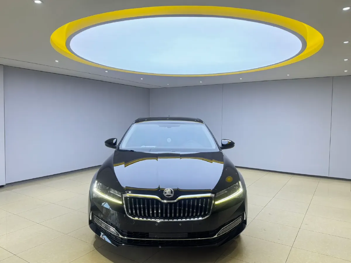 2022 Skoda Superb 1.4T 150HP L4 7DCT,autocango,china used car exporter,china ev exporter,chinese used car exporter,chinese used ev exporter