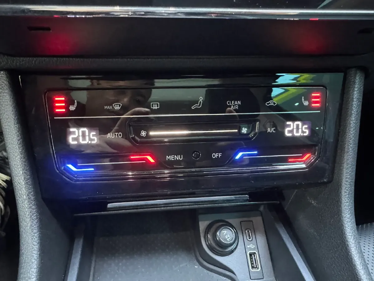 2022 Skoda Superb 1.4T 150HP L4 7DCT,autocango,china used car exporter,china ev exporter,chinese used car exporter,chinese used ev exporter