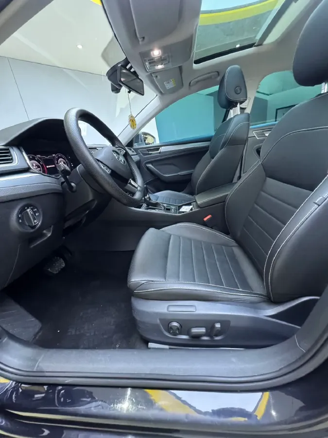 2022 Skoda Superb 1.4T 150HP L4 7DCT,autocango,china used car exporter,china ev exporter,chinese used car exporter,chinese used ev exporter