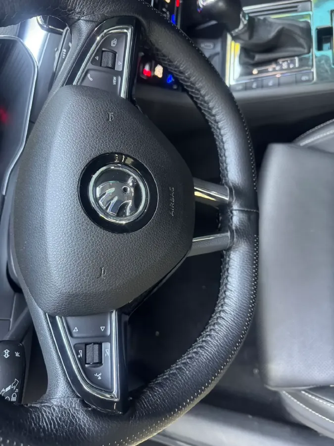 2022 Skoda Superb 1.4T 150HP L4 7DCT,autocango,china used car exporter,china ev exporter,chinese used car exporter,chinese used ev exporter