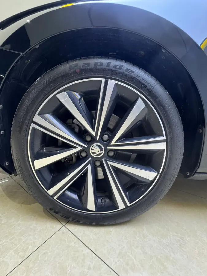 2022 Skoda Superb 1.4T 150HP L4 7DCT,autocango,china used car exporter,china ev exporter,chinese used car exporter,chinese used ev exporter