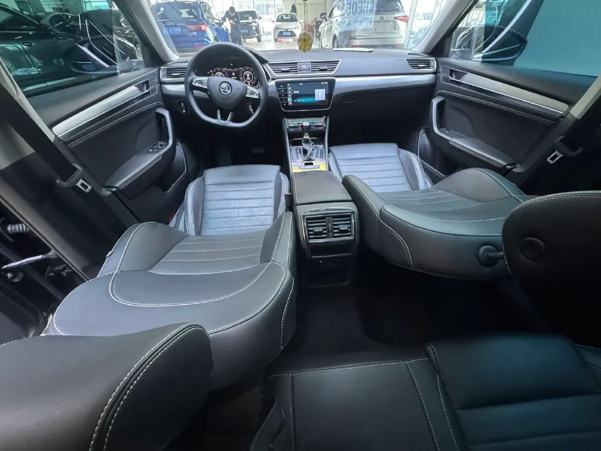 2022 Skoda Superb 1.4T 150HP L4 7DCT,autocango,china used car exporter,china ev exporter,chinese used car exporter,chinese used ev exporter