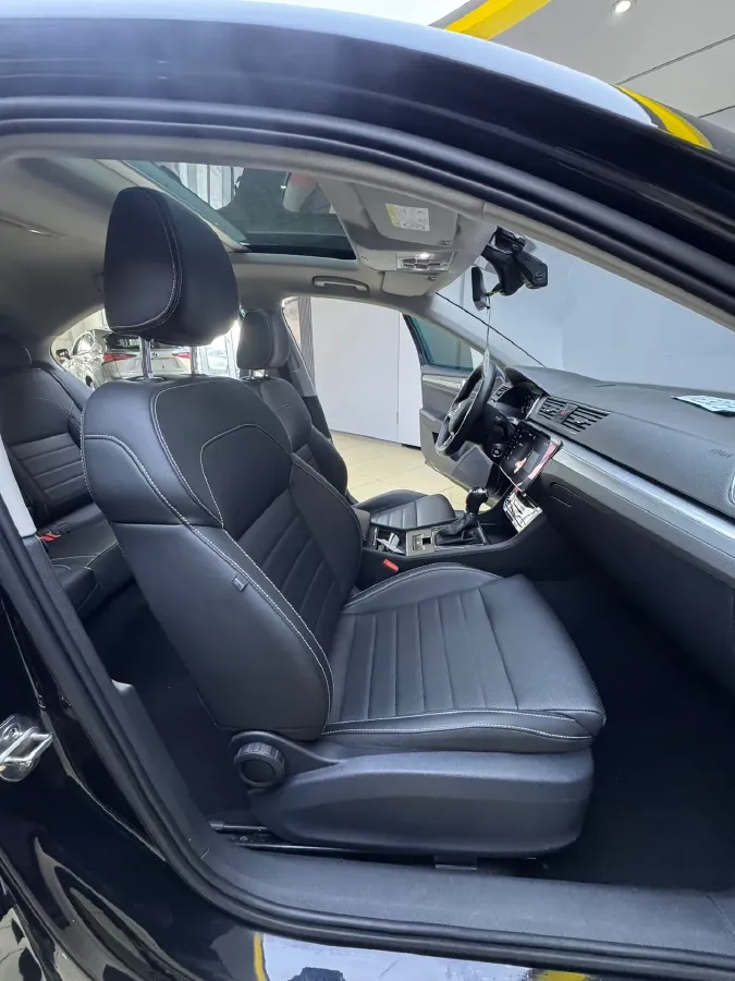 2022 Skoda Superb 1.4T 150HP L4 7DCT,autocango,china used car exporter,china ev exporter,chinese used car exporter,chinese used ev exporter