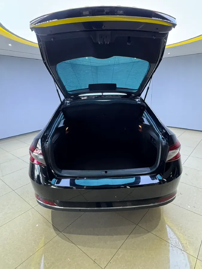 2022 Skoda Superb 1.4T 150HP L4 7DCT,autocango,china used car exporter,china ev exporter,chinese used car exporter,chinese used ev exporter