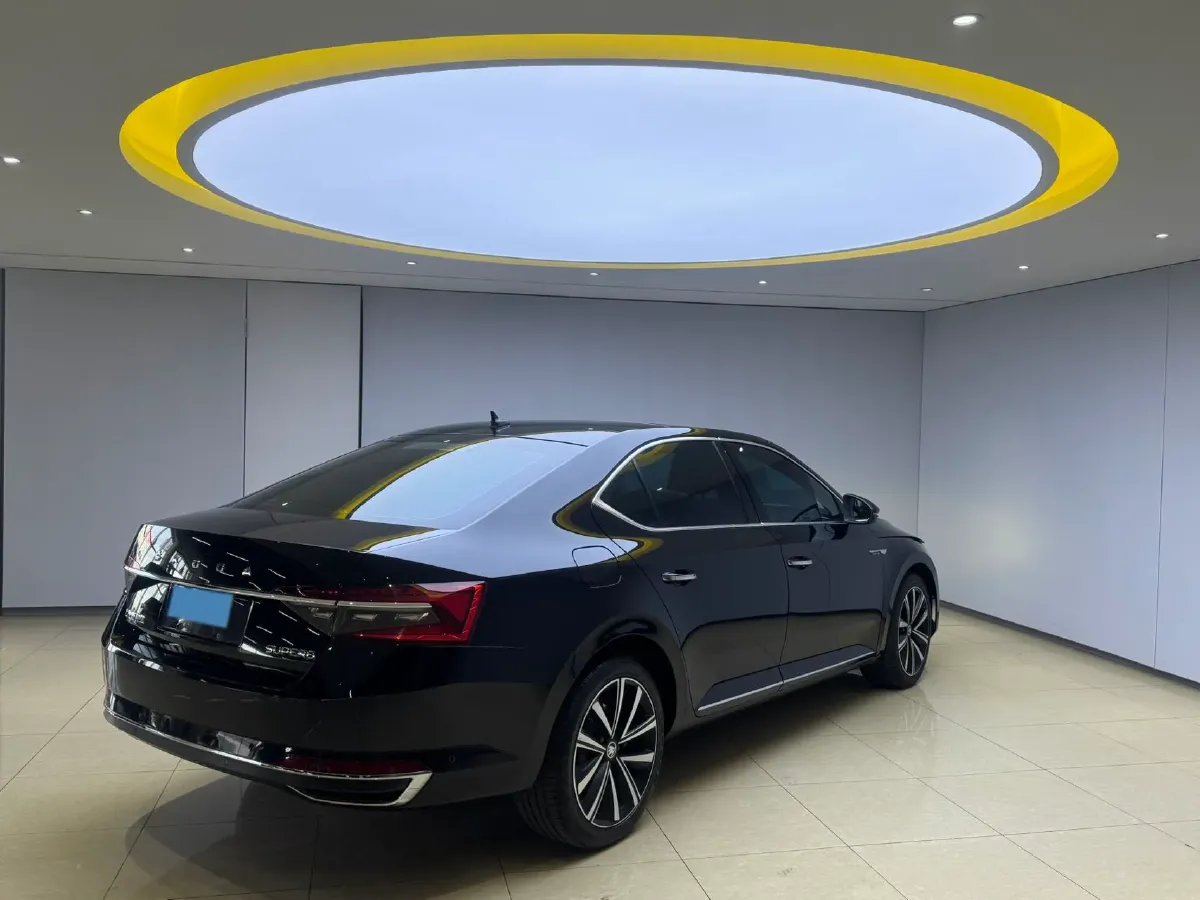 2022 Skoda Superb 1.4T 150HP L4 7DCT,autocango,china used car exporter,china ev exporter,chinese used car exporter,chinese used ev exporter