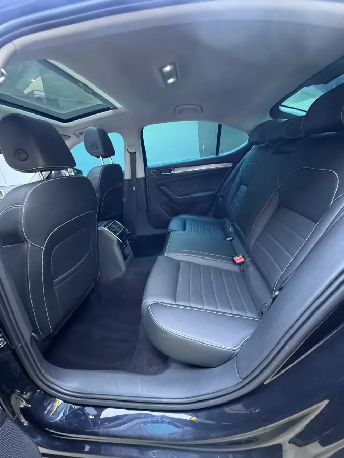 2022 Skoda Superb 1.4T 150HP L4 7DCT,autocango,china used car exporter,china ev exporter,chinese used car exporter,chinese used ev exporter