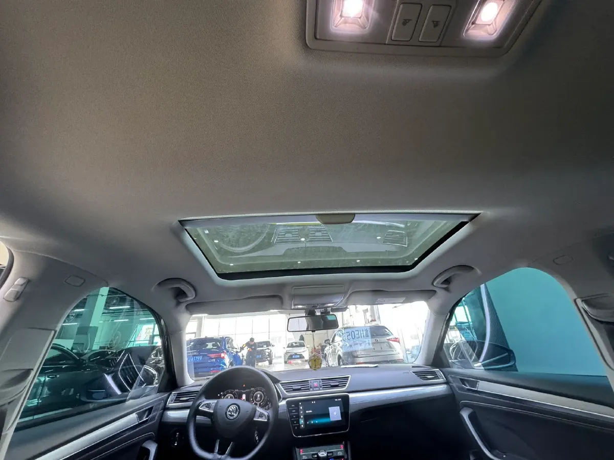 2022 Skoda Superb 1.4T 150HP L4 7DCT,autocango,china used car exporter,china ev exporter,chinese used car exporter,chinese used ev exporter