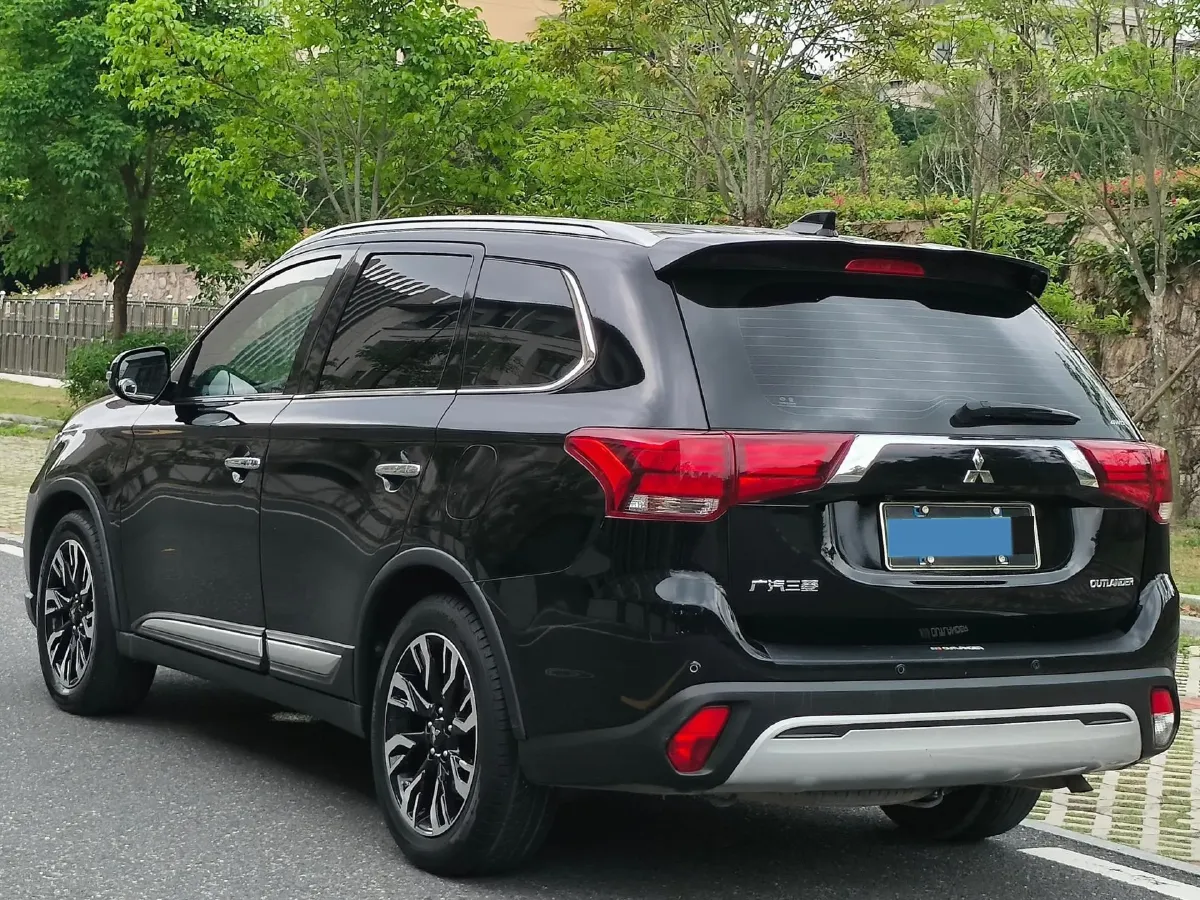 2019 Mitsubishi Outlander 2.4L 192HP L4 CVT,autocango,china used car exporter,china ev exporter,chinese used car exporter,chinese used ev exporter