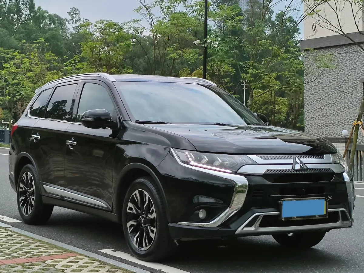 2019 Mitsubishi Outlander 2.4L 192HP L4 CVT,autocango,china used car exporter,china ev exporter,chinese used car exporter,chinese used ev exporter