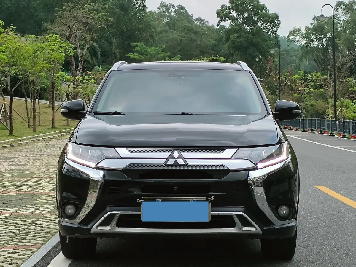 2019 Mitsubishi Outlander 2.4L 192HP L4 CVT,autocango,china used car exporter,china ev exporter,chinese used car exporter,chinese used ev exporter