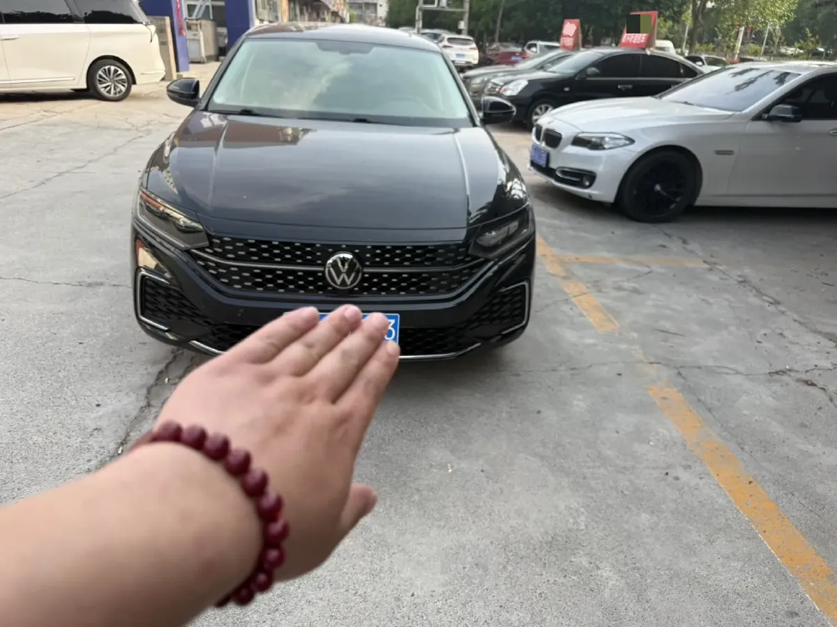 2023 Volkswagen Passat 2.0T 186HP L4 7DCT,autocango,china used car exporter,china ev exporter,chinese used car exporter,chinese used ev exporter