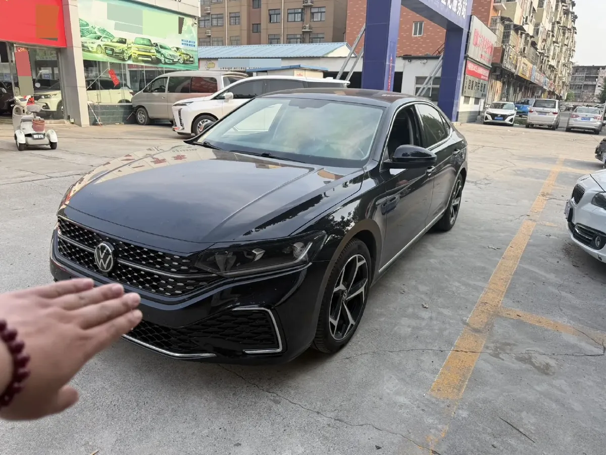 2023 Volkswagen Passat 2.0T 186HP L4 7DCT,autocango,china used car exporter,china ev exporter,chinese used car exporter,chinese used ev exporter