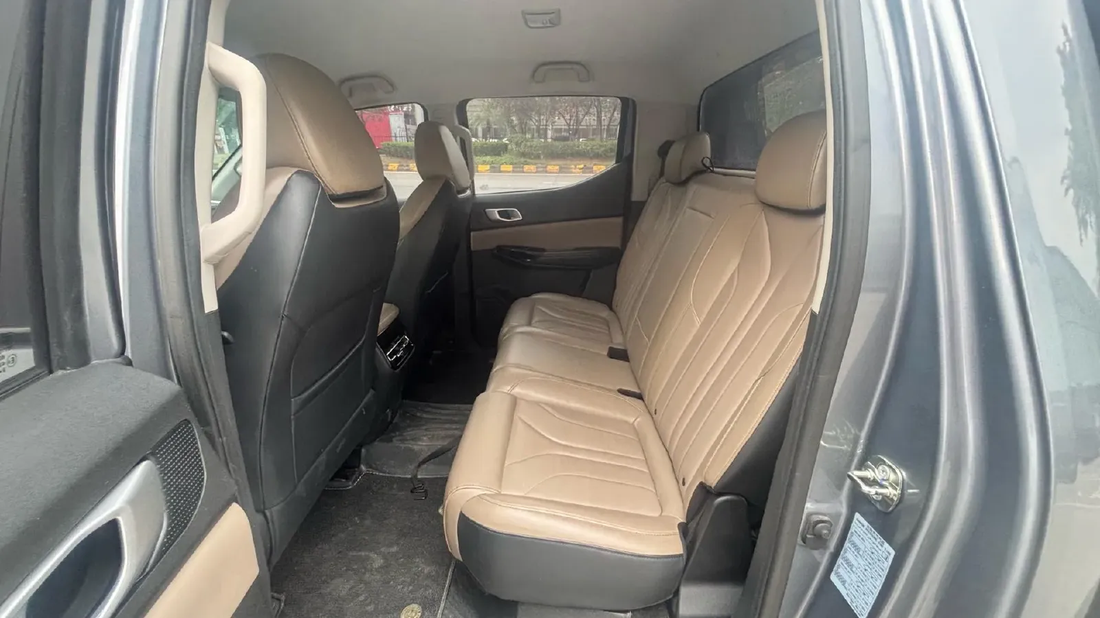 2024 ChangAn Hunter 2.0T 190HP L4 REEV 31.18KWH,autocango,china used car exporter,china ev exporter,chinese used car exporter,chinese used ev exporter