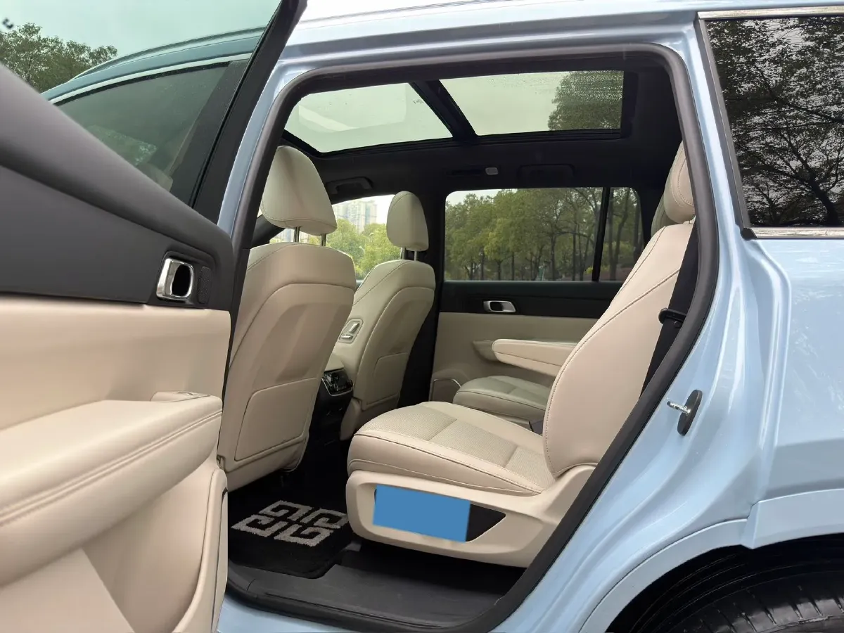 2021 Li ONE Range Extended 131HP REEV 40.5KWH,autocango,china used car exporter,china ev exporter,chinese used car exporter,chinese used ev exporter