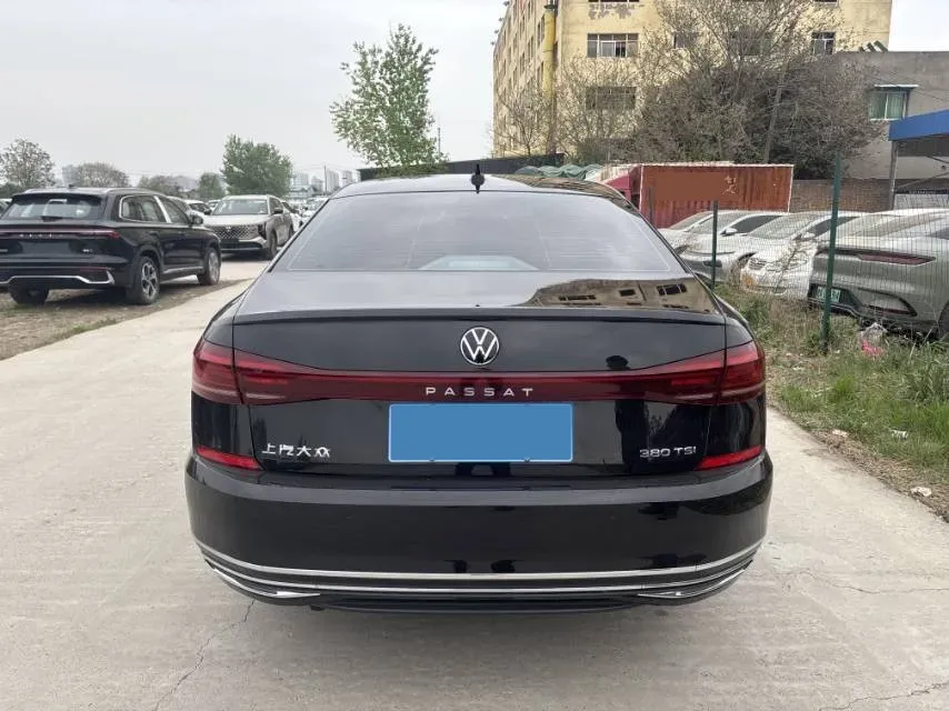 2024 Volkswagen Passat 2.0T 220HP L4 7DCT,autocango,china used car exporter,china ev exporter,chinese used car exporter,chinese used ev exporter