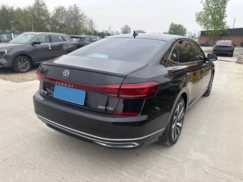 2024 Volkswagen Passat 2.0T 220HP L4 7DCT,autocango,china used car exporter,china ev exporter,chinese used car exporter,chinese used ev exporter