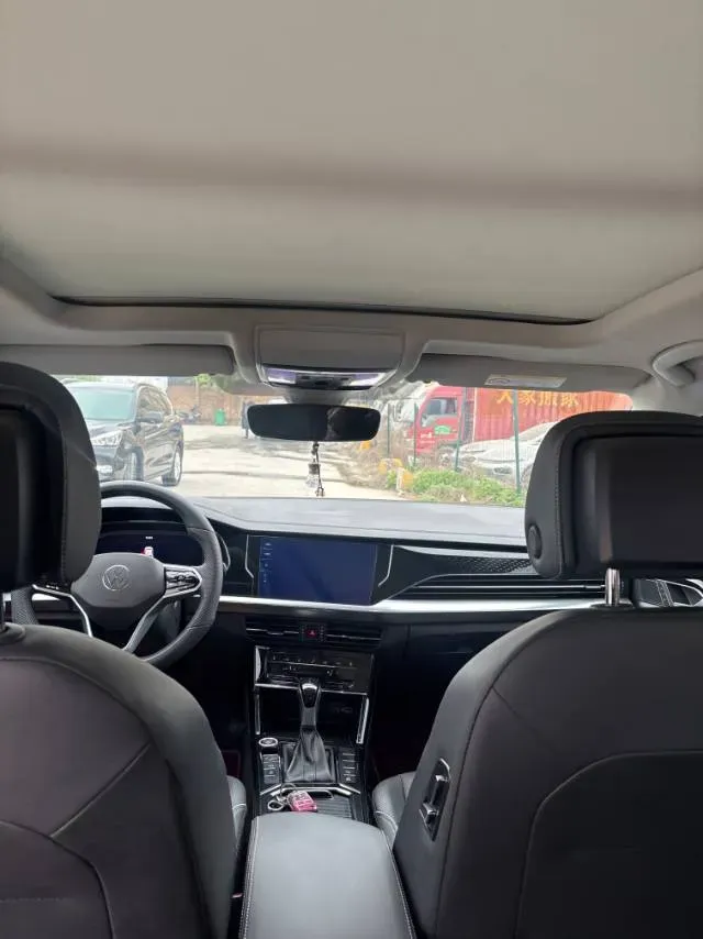 2024 Volkswagen Passat 2.0T 220HP L4 7DCT,autocango,china used car exporter,china ev exporter,chinese used car exporter,chinese used ev exporter