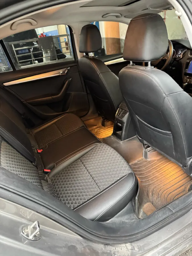 2019 Skoda Octavia 1.5L 116HP L4 6AT,autocango,china used car exporter,china ev exporter,chinese used car exporter,chinese used ev exporter