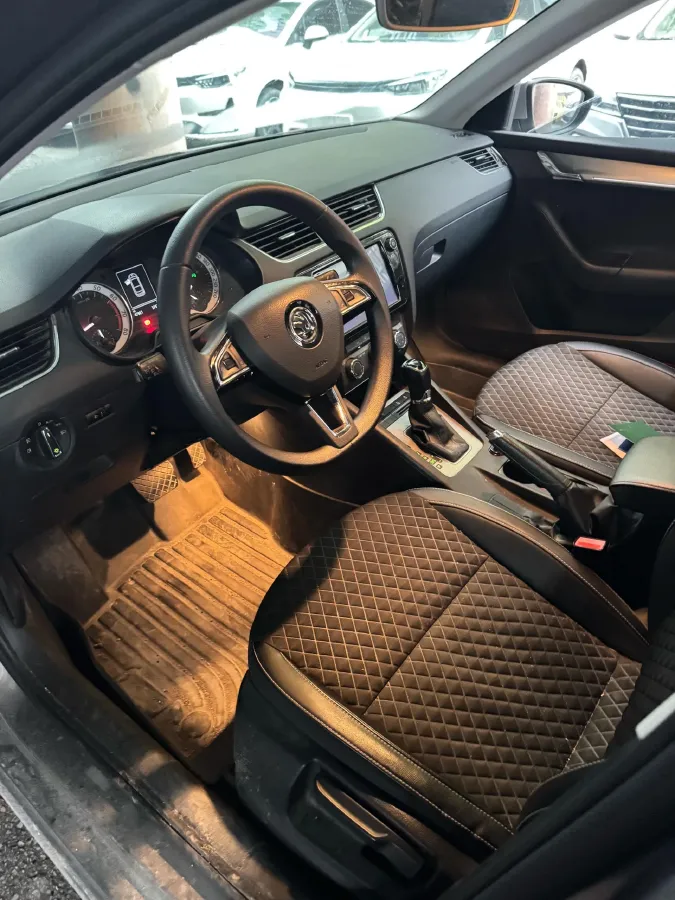 2019 Skoda Octavia 1.5L 116HP L4 6AT,autocango,china used car exporter,china ev exporter,chinese used car exporter,chinese used ev exporter