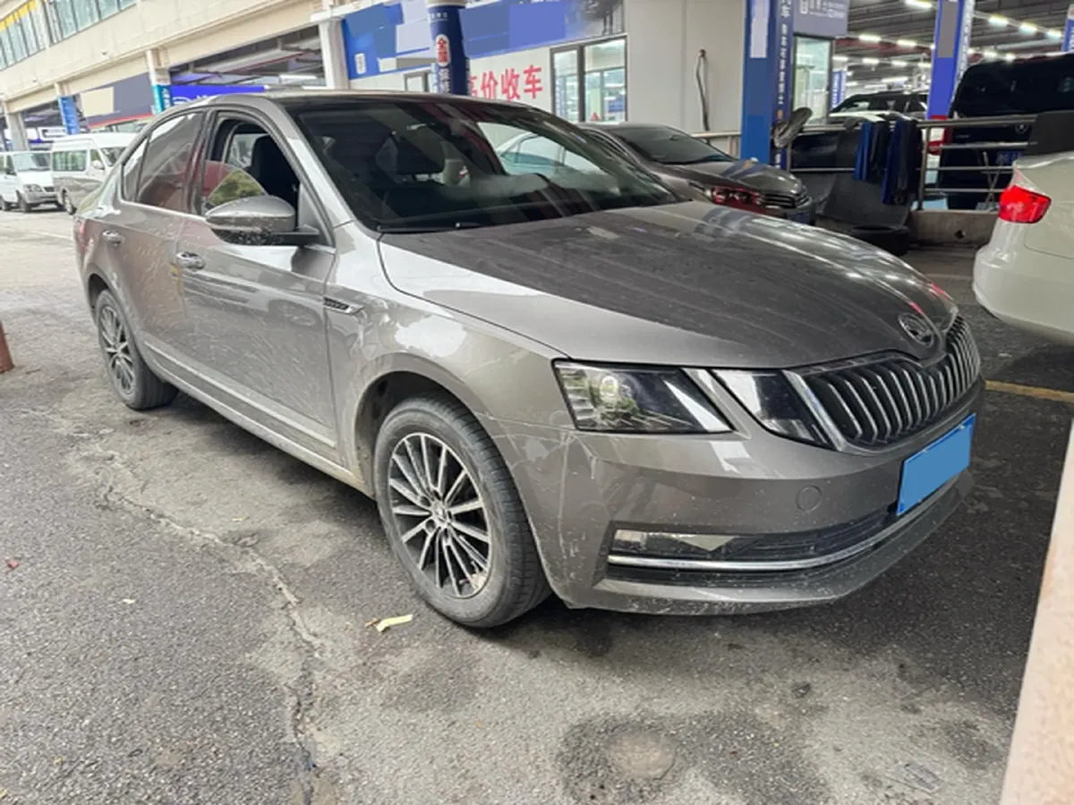 2019 Skoda Octavia 1.5L 116HP L4 6AT,autocango,china used car exporter,china ev exporter,chinese used car exporter,chinese used ev exporter