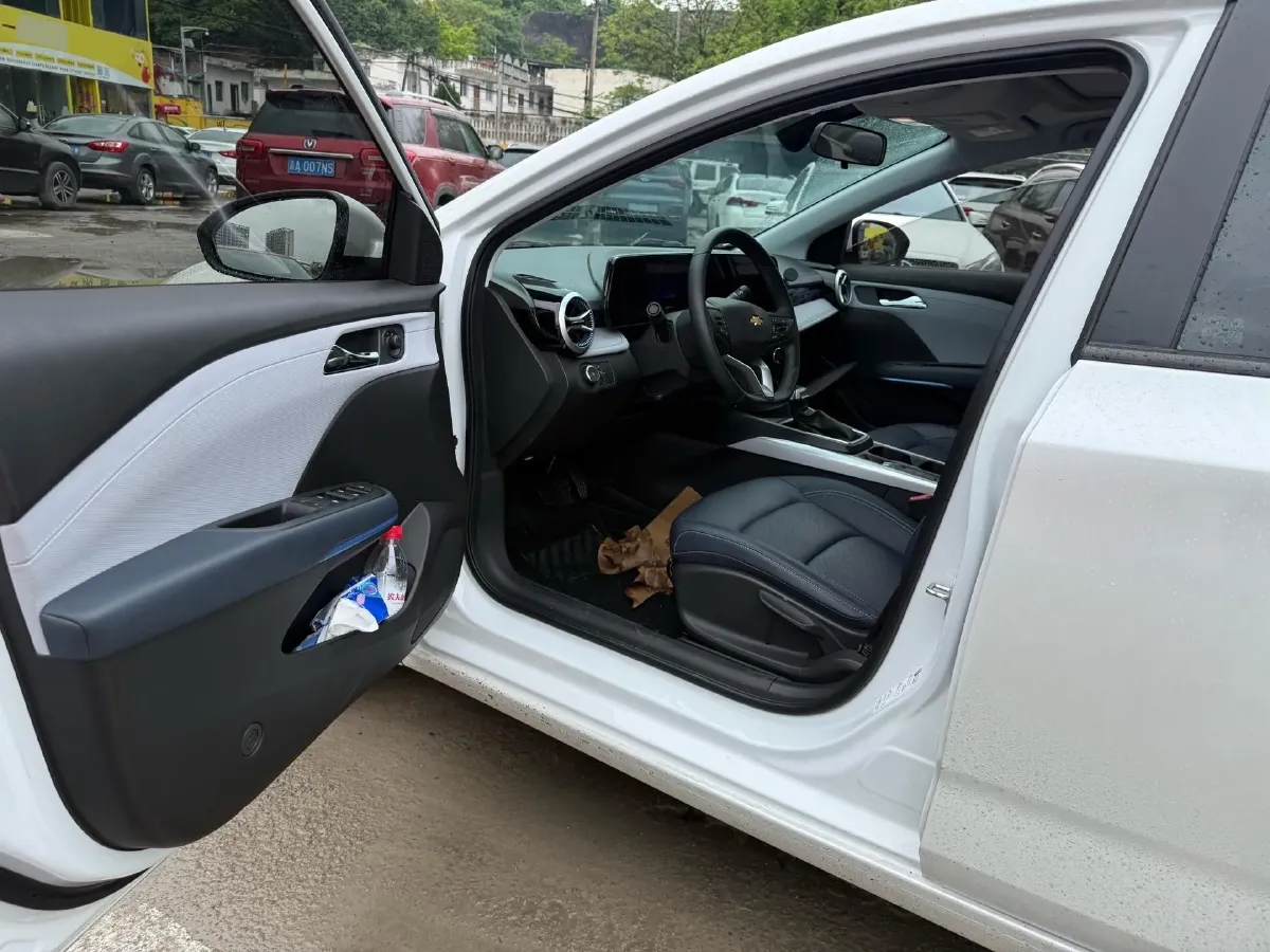 2023 Chevrolet Monza 1.5L 113HP L4 6DCT,autocango,china used car exporter,china ev exporter,chinese used car exporter,chinese used ev exporter