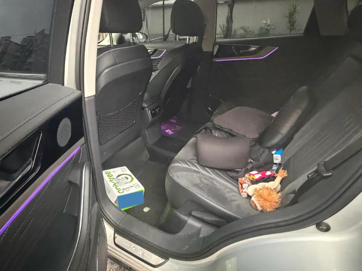 2022 HongQi HS5 2.0T 224HP L4 6AT,autocango,china used car exporter,china ev exporter,chinese used car exporter,chinese used ev exporter