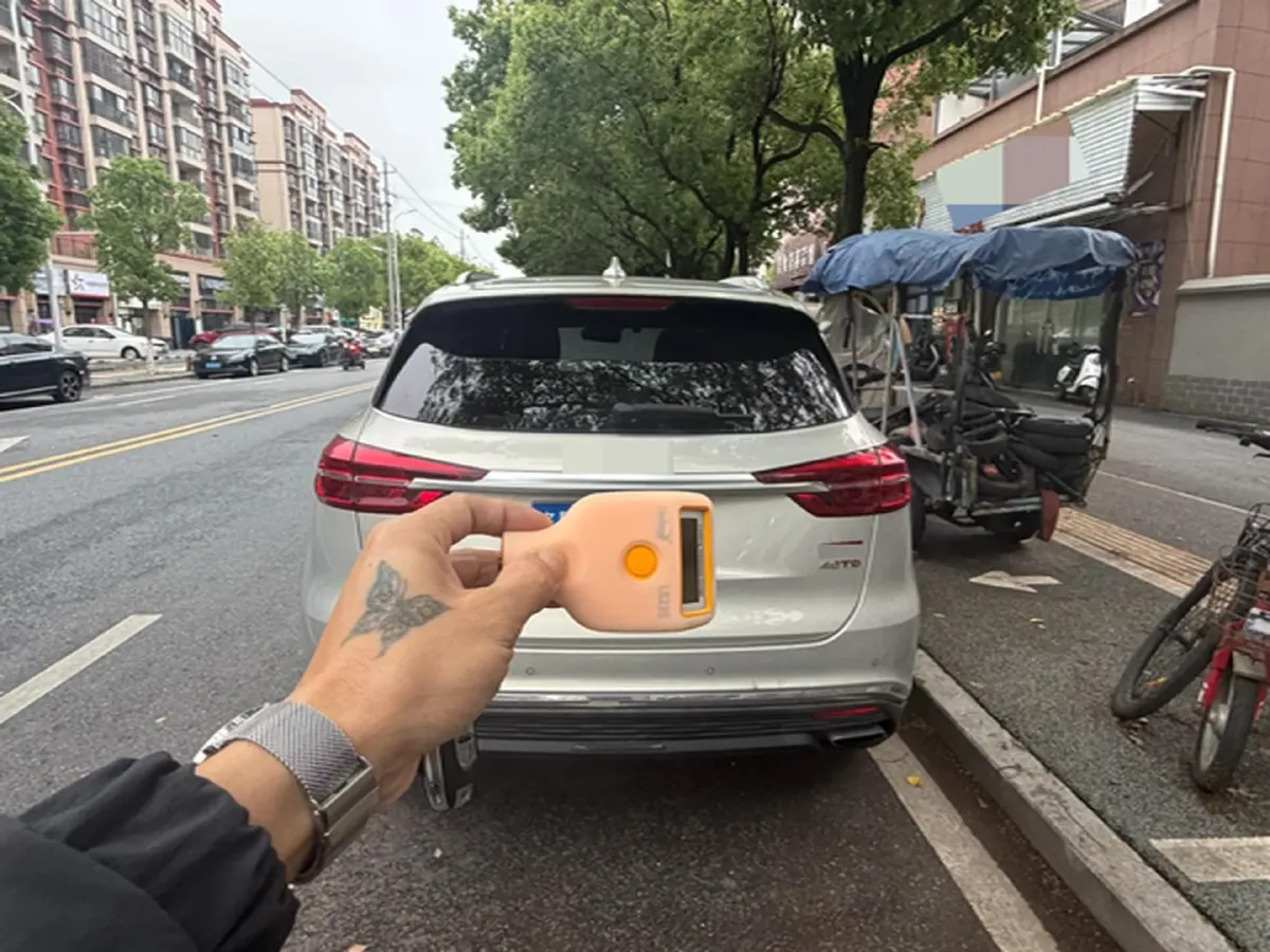 2022 HongQi HS5 2.0T 224HP L4 6AT,autocango,china used car exporter,china ev exporter,chinese used car exporter,chinese used ev exporter