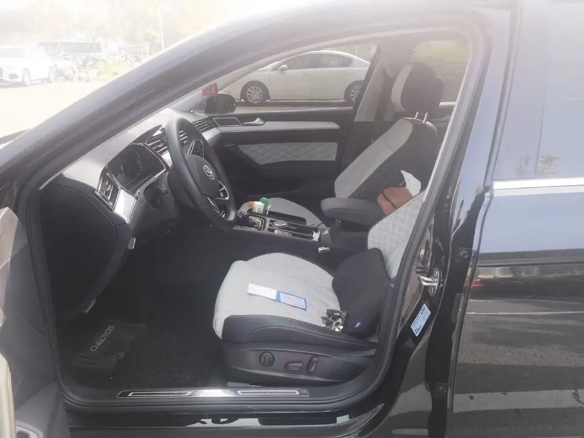 2023 Volkswagen Magotan 2.0T 186HP L4 7DCT,autocango,china used car exporter,china ev exporter,chinese used car exporter,chinese used ev exporter