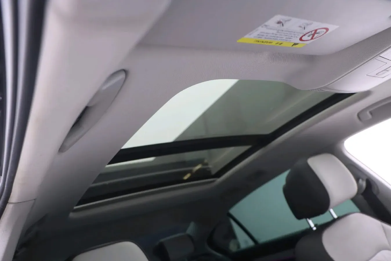 2023 Volkswagen Magotan 2.0T 186HP L4 7DCT,autocango,china used car exporter,china ev exporter,chinese used car exporter,chinese used ev exporter