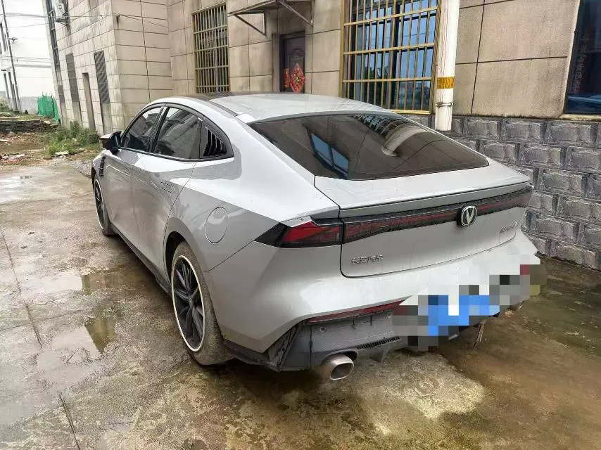 2022 ChangAn UNI-V 1.5T 188HP L4 7DCT,autocango,china used car exporter,china ev exporter,chinese used car exporter,chinese used ev exporter