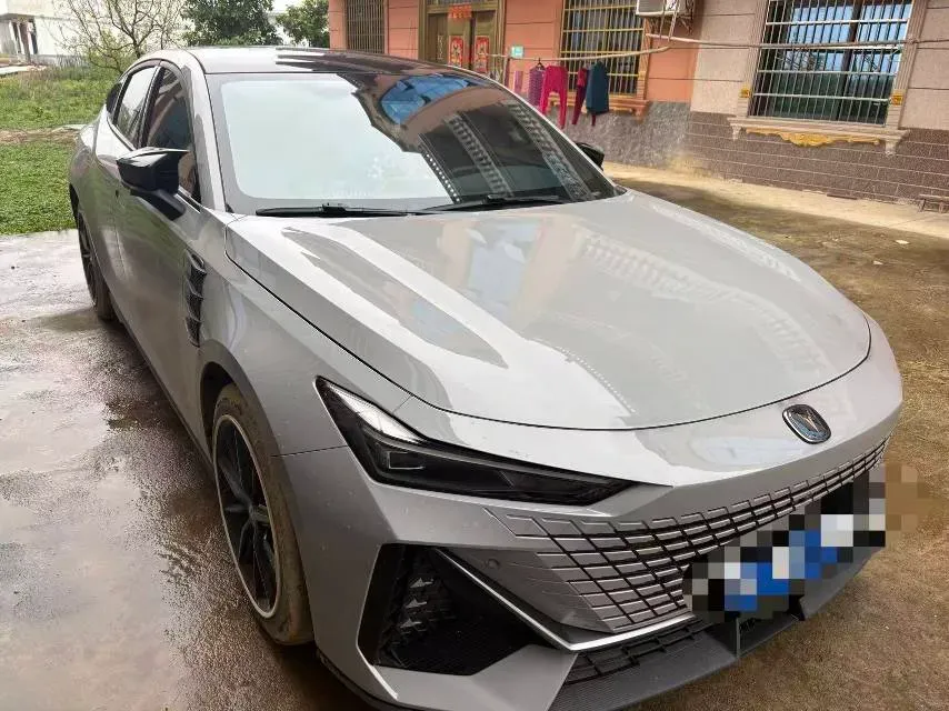 2022 ChangAn UNI-V 1.5T 188HP L4 7DCT,autocango,china used car exporter,china ev exporter,chinese used car exporter,chinese used ev exporter