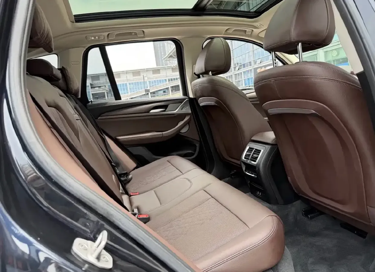 2022 BMW X3 2.0T 252HP L4 8AT,autocango,china used car exporter,china ev exporter,chinese used car exporter,chinese used ev exporter