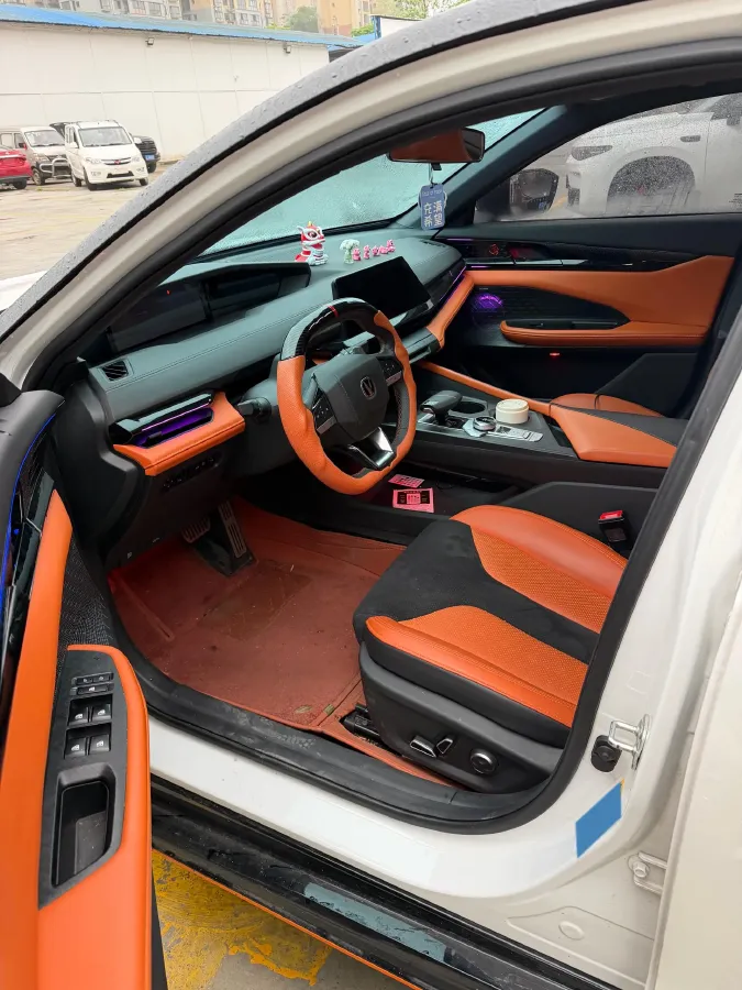 2024 ChangAn UNI-V 2.0T 233HP L4 8AT,autocango,china used car exporter,china ev exporter,chinese used car exporter,chinese used ev exporter