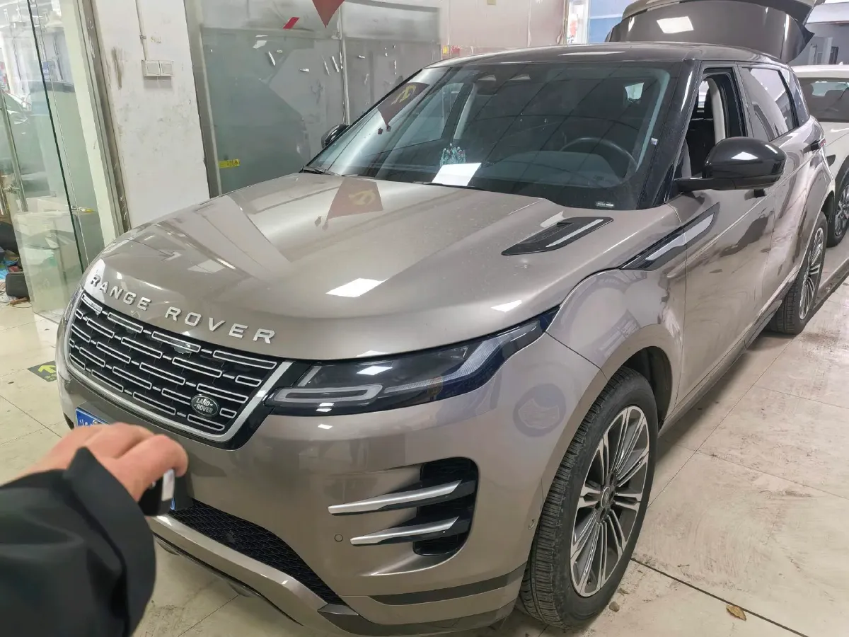 2024 Land Rover Range Rover Evoque 2.0T 249HP L4 9AT,autocango,china used car exporter,china ev exporter,chinese used car exporter,chinese used ev exporter