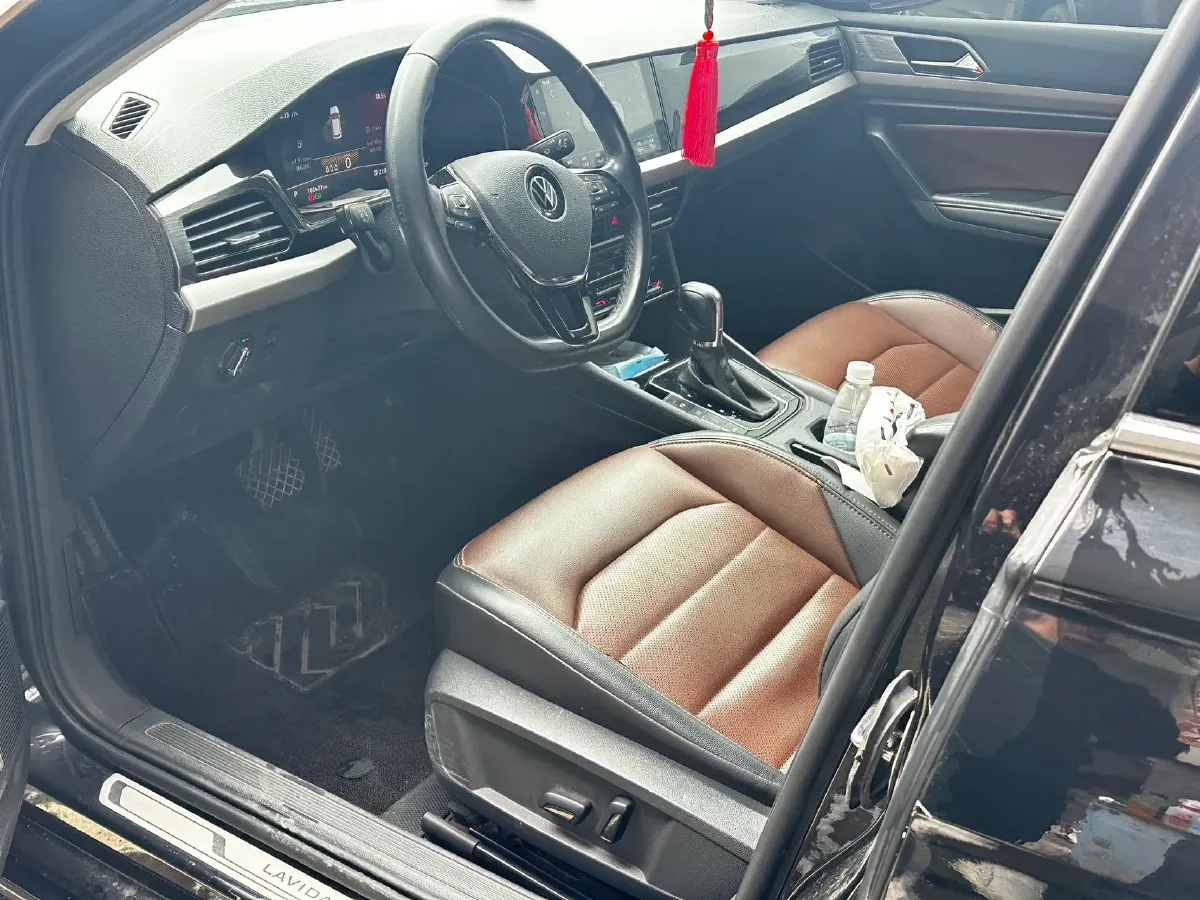 2022 Volkswagen T-Roc 1.4T 150HP L4 7DCT,autocango,china used car exporter,china ev exporter,chinese used car exporter,chinese used ev exporter